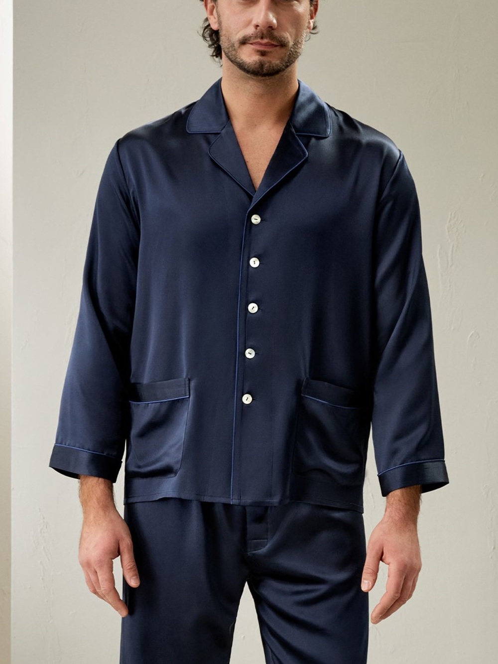 LilySilk Men's 22 Momme Long Silk Pajama Top in navy blue.medium